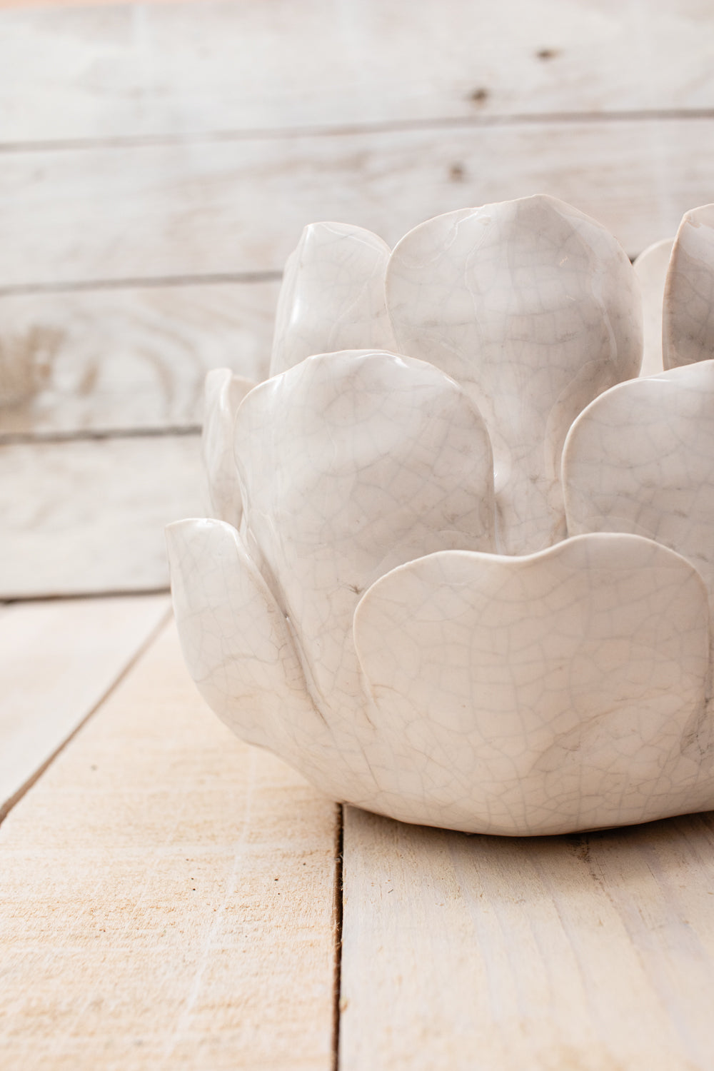 Kerzenhalter / Teelichthalter - Blume mit Blättern - Hellgrau