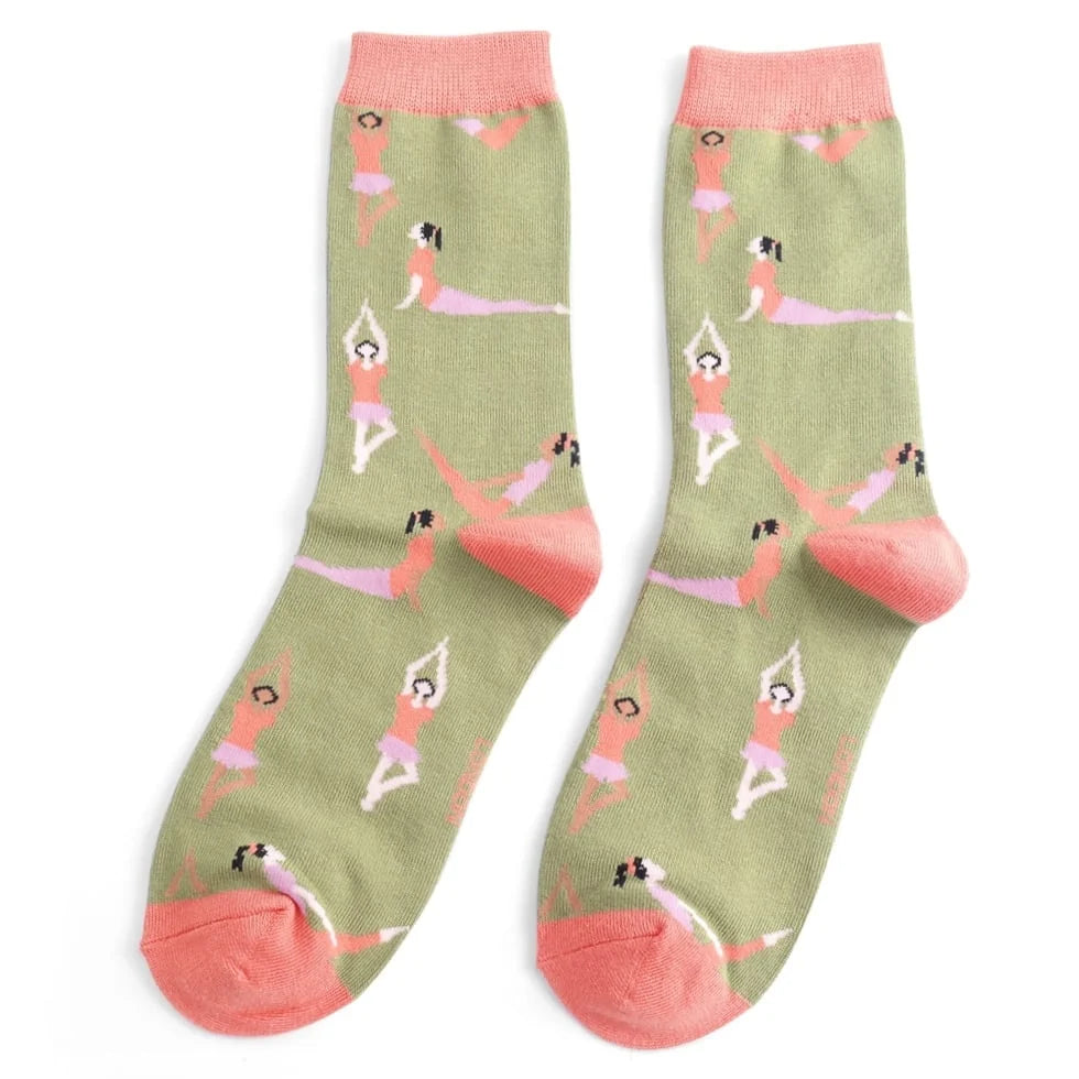 Miss Sparrow - Bambus Socken mit Motiv - Yoga Poses - Colour: Olive