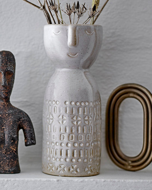 Schmale Vase mit Gesicht - weiß