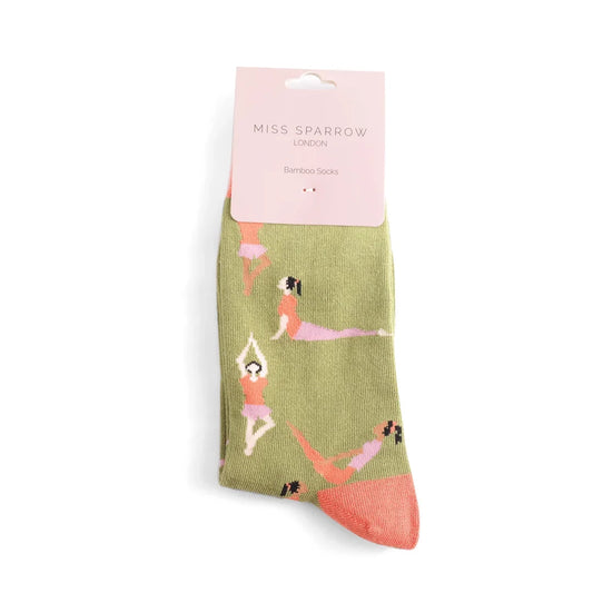 Miss Sparrow - Bambus Socken mit Motiv - Yoga Poses - Colour: Olive