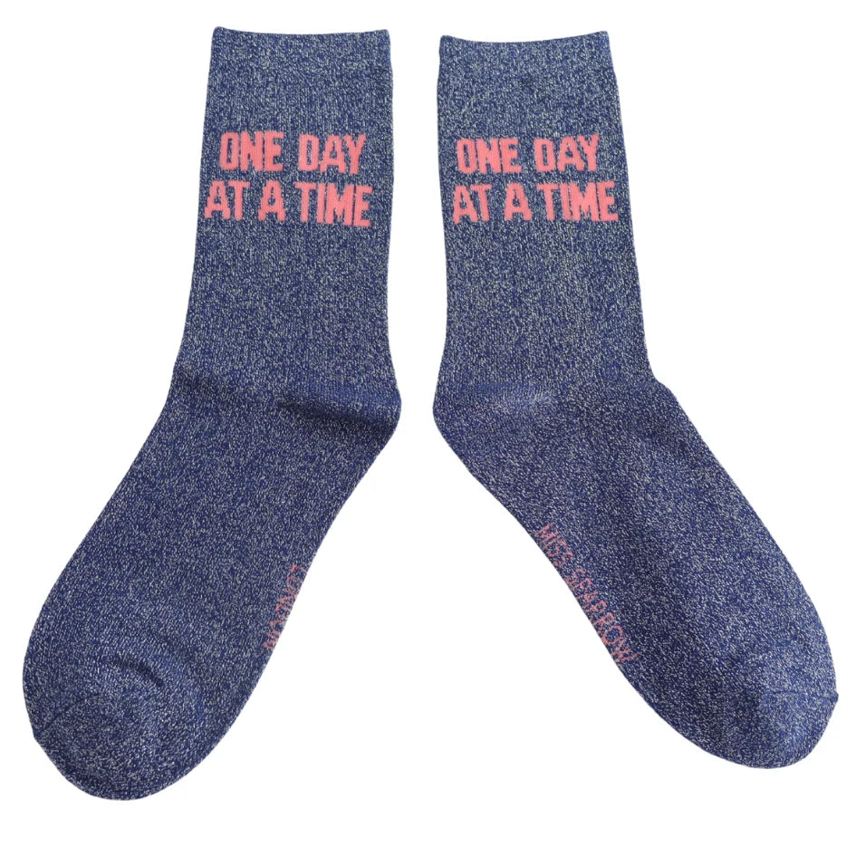 Glitter Statement Socken „One Day At A Time"